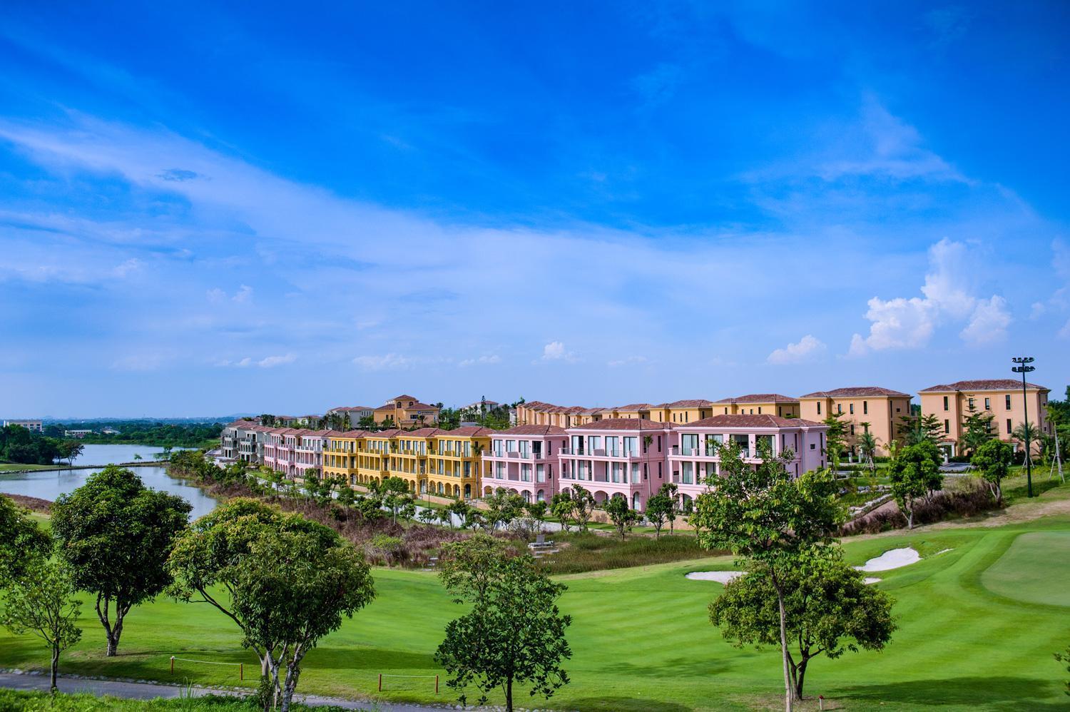 Wyndham Sky Lake Resort And Villas Hanoï Extérieur photo